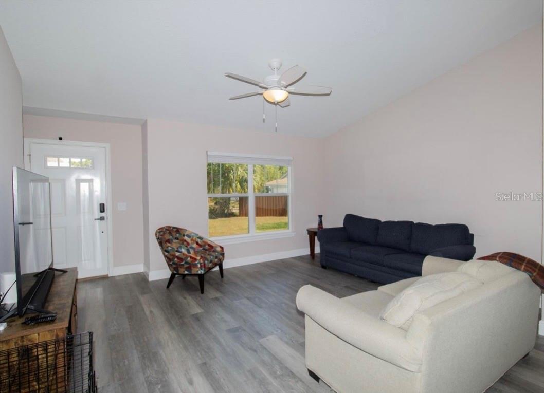 SILVER SPRINGS SHORES - Residential