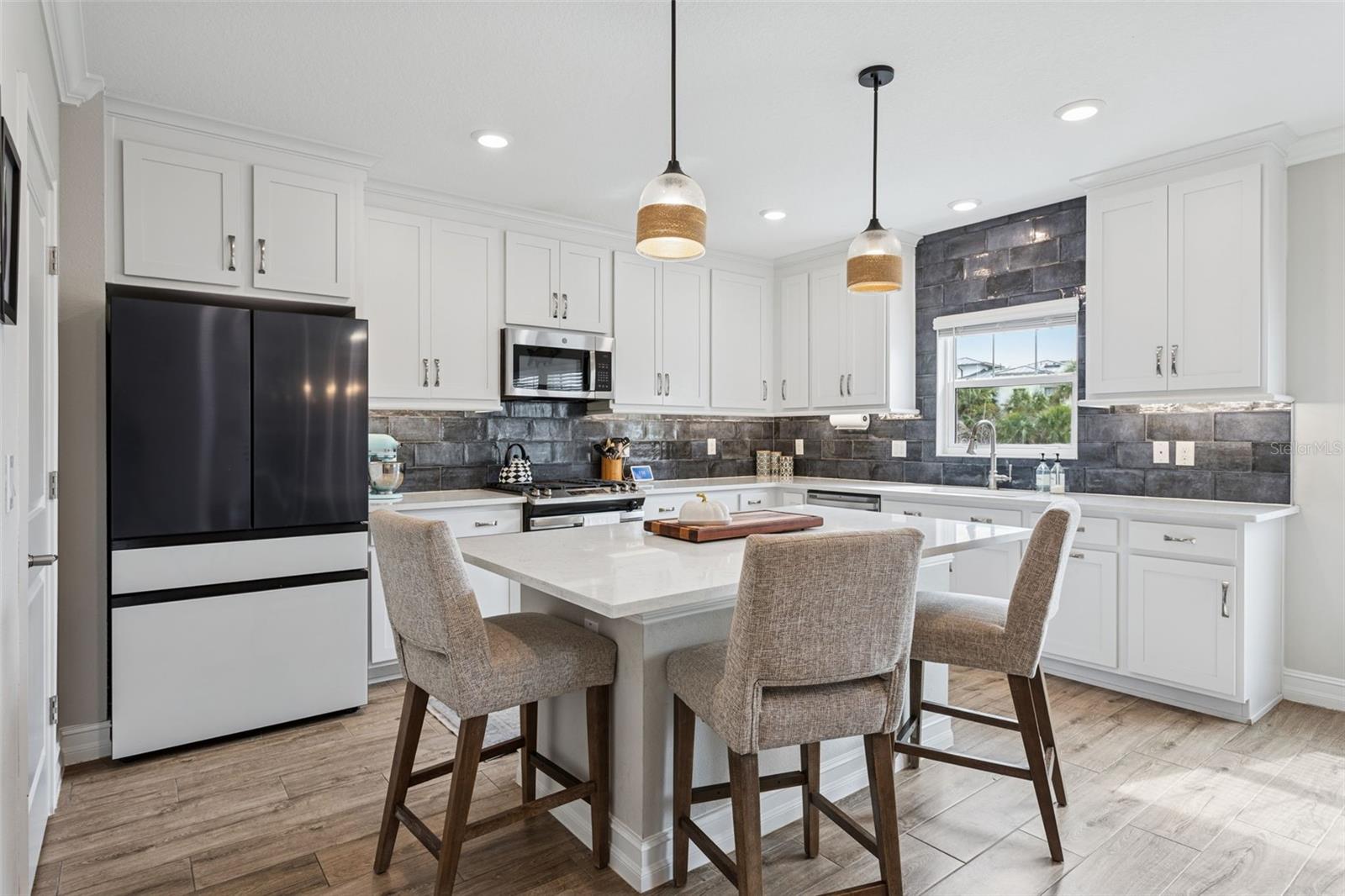 INLET SHORE TOWNHOMES - Residential