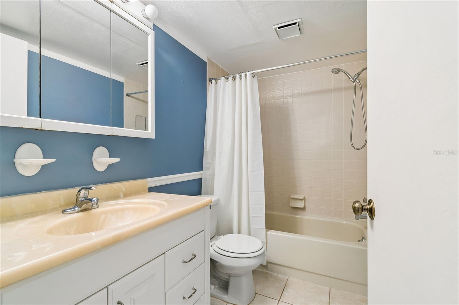 OAKHURST GARDEN APTS CONDO - Residential