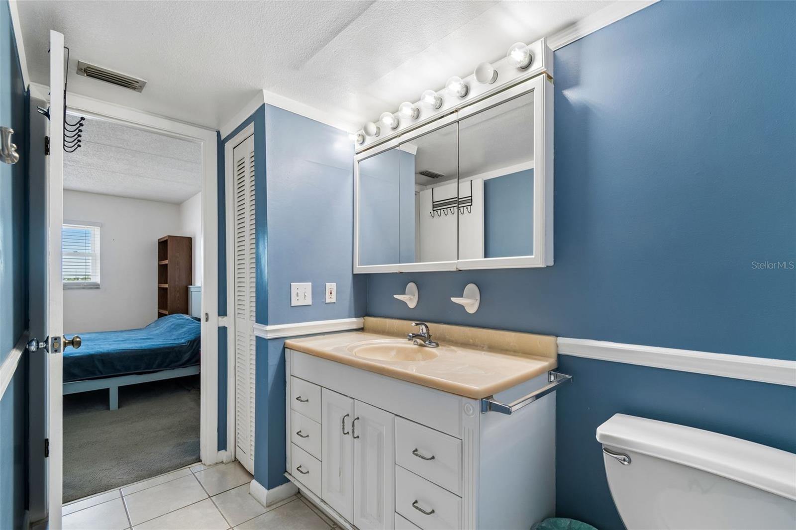 OAKHURST GARDEN APTS CONDO - Residential