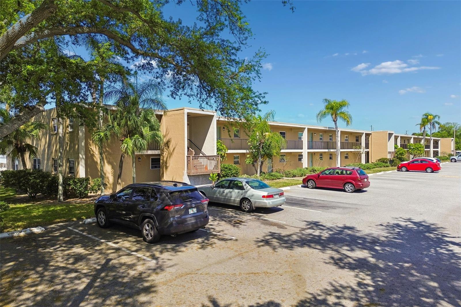 OAKHURST GARDEN APTS CONDO - Residential