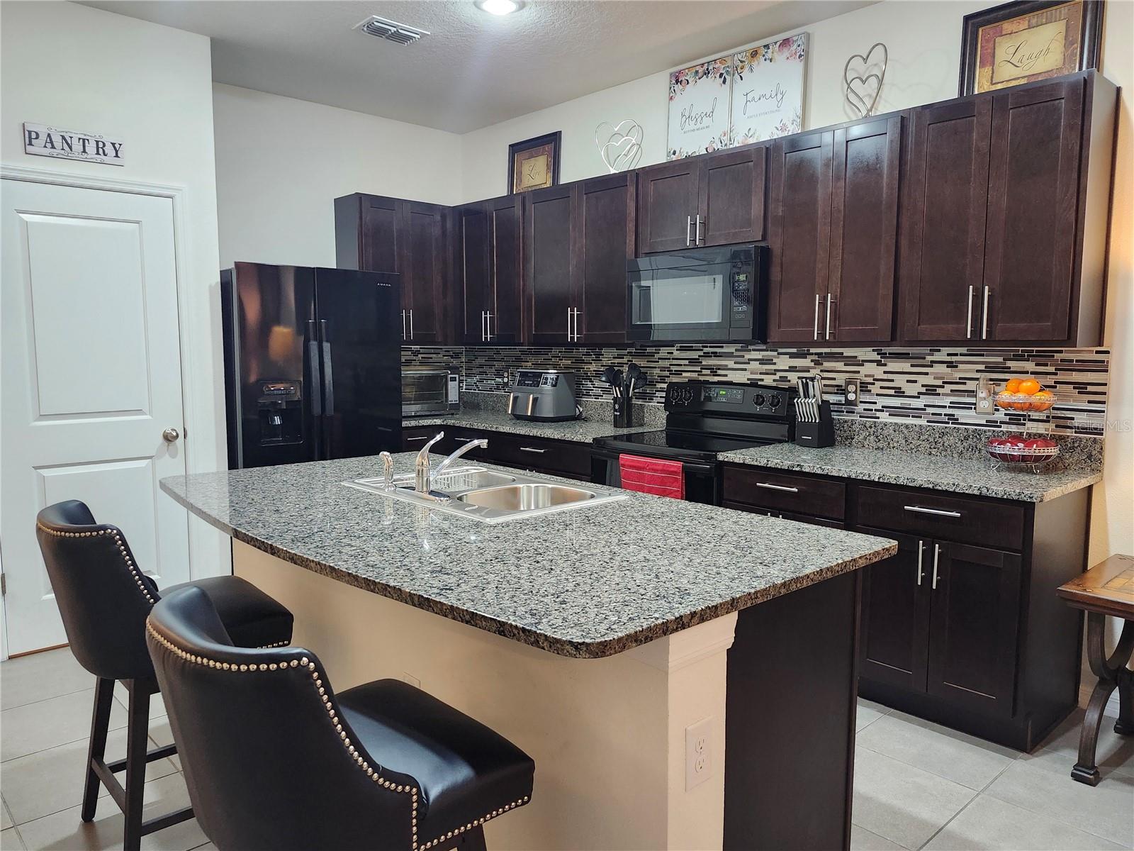 DISTRICT/BLOOMINGDALE - Residential