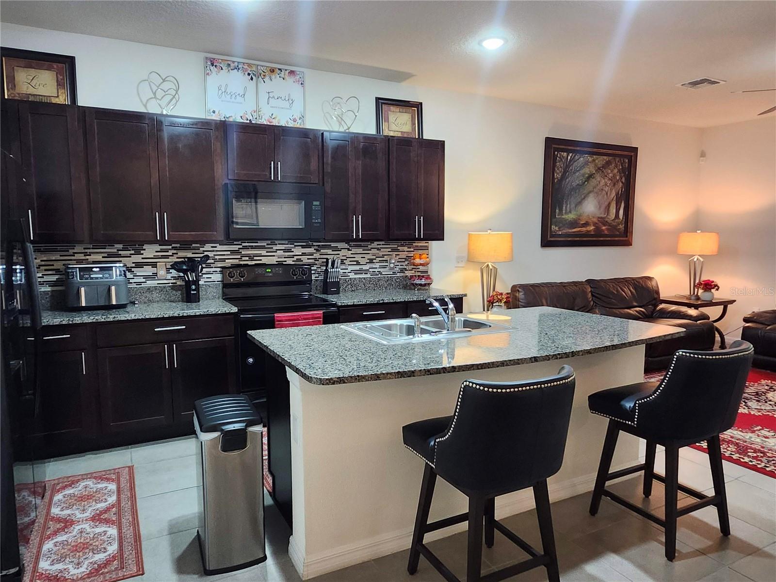 DISTRICT/BLOOMINGDALE - Residential