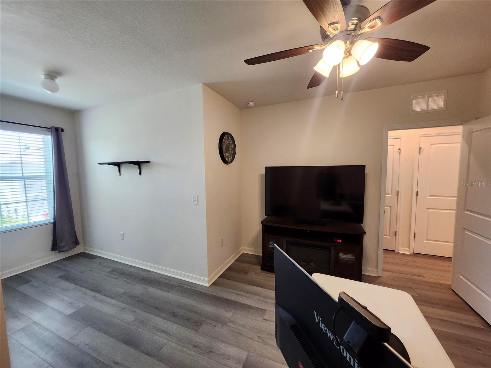 DISTRICT/BLOOMINGDALE - Residential