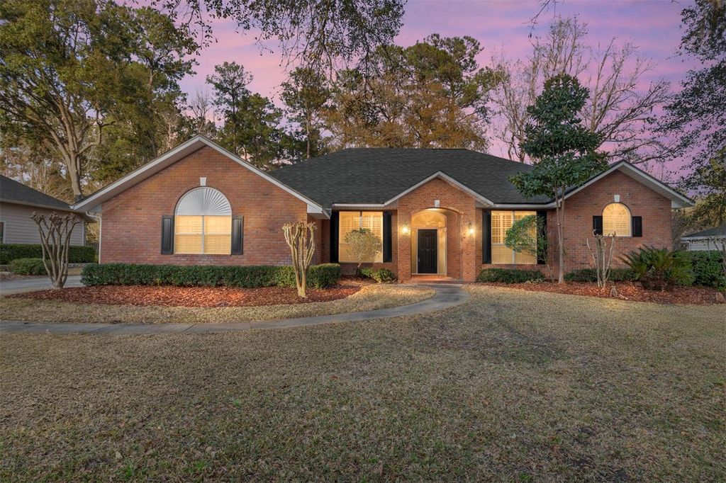 Photo of 11827 NW 71st Terrace, Alachua, FL 32615 (MLS # GC537527)