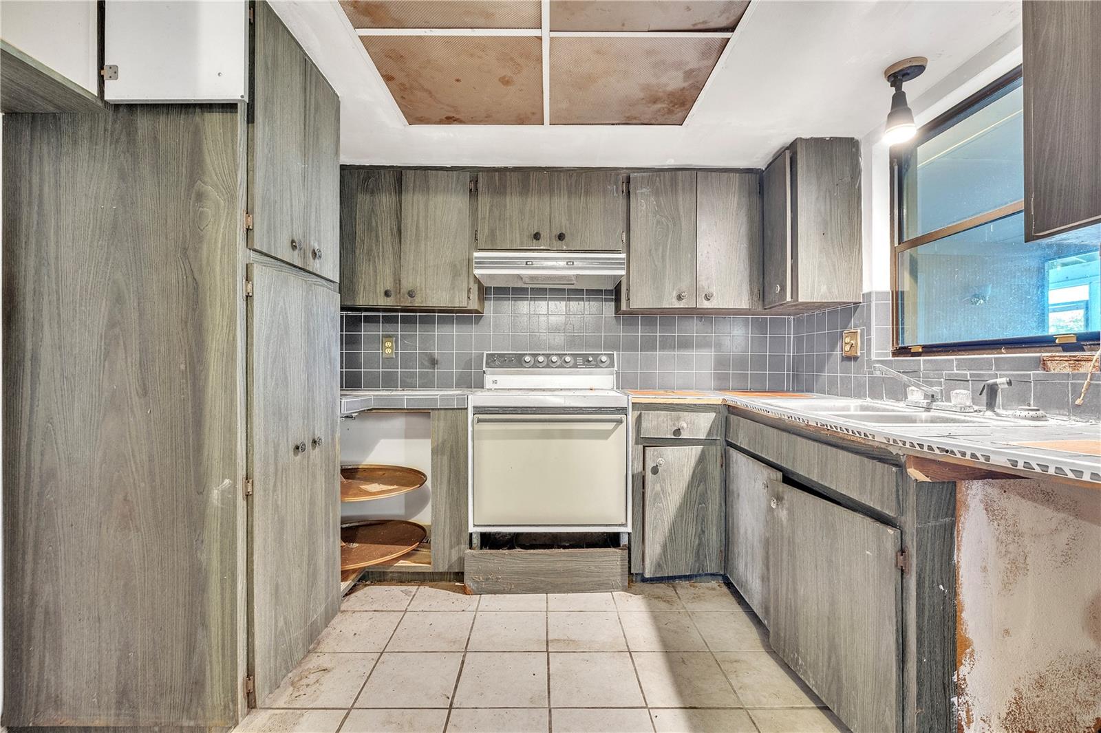 WARM MINERAL SPGS - Residential