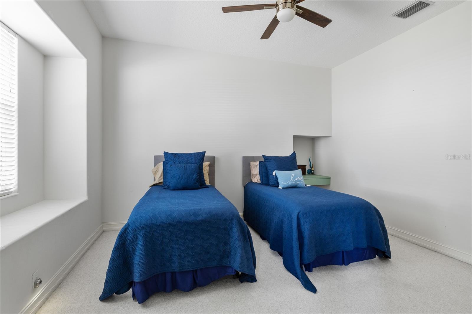 PELICAN BAY ESTATES AT SKIMMER POINT PH I - Residential