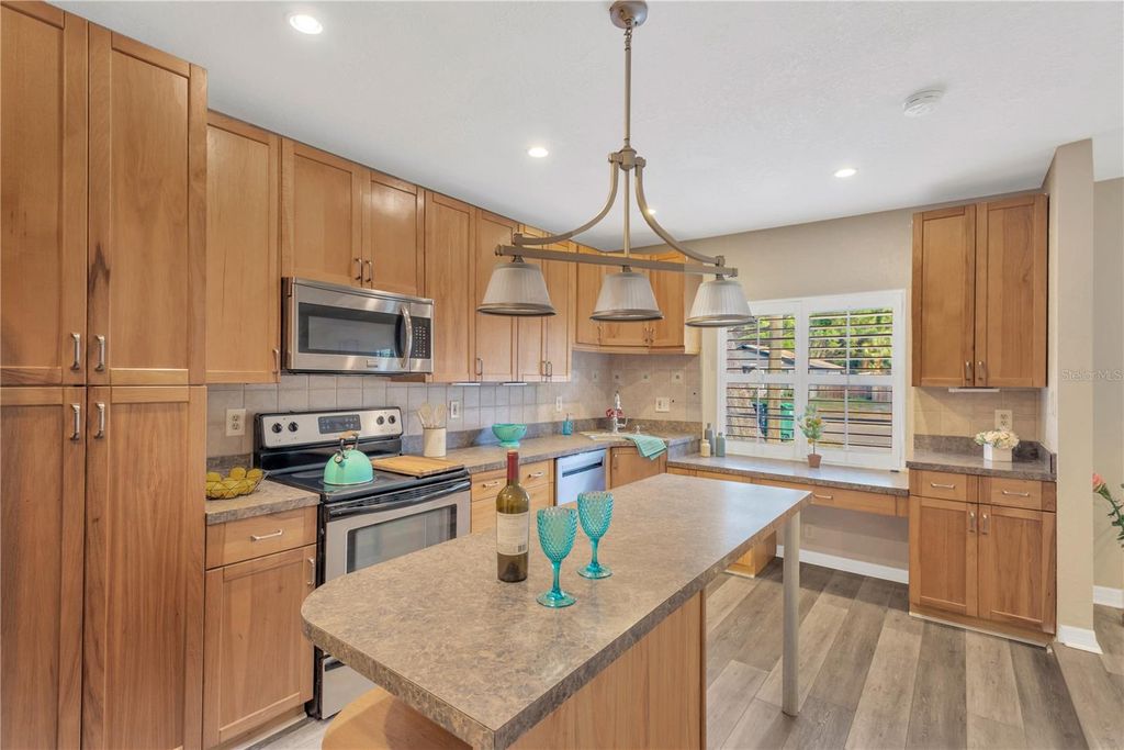 Photo of 6509 S Englewood Avenue, Tampa, FL 33611 (MLS # TB8442353)