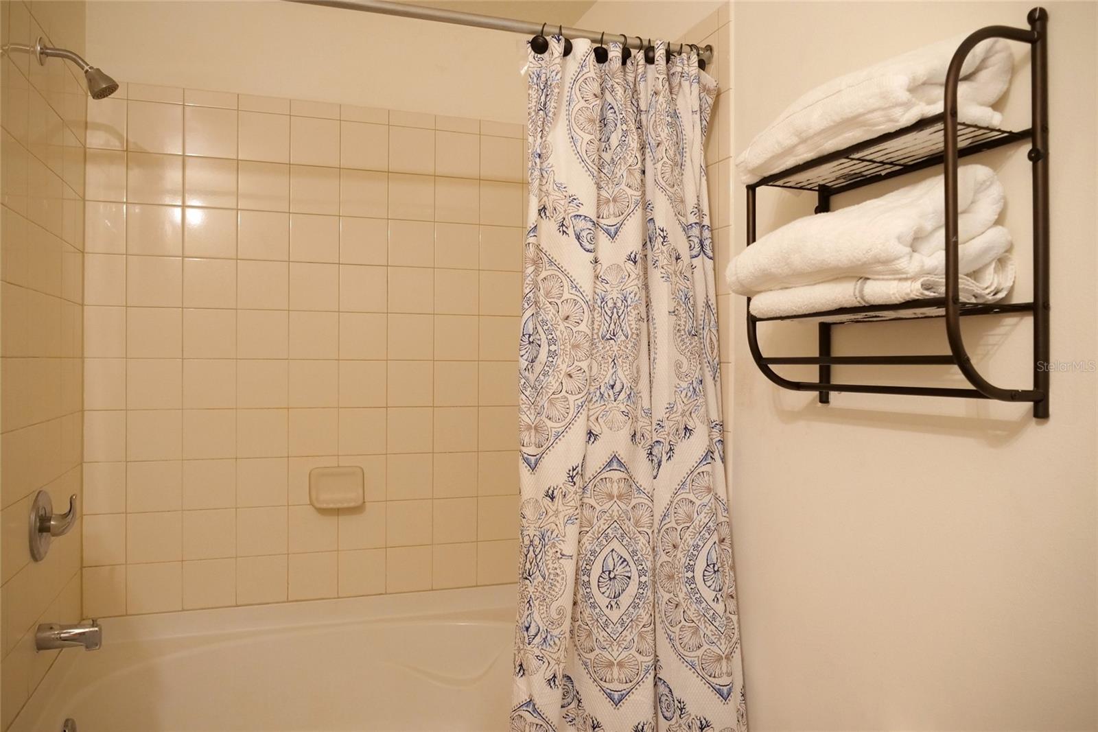 COMPASS BAY UNIT 3 - Residential Lease