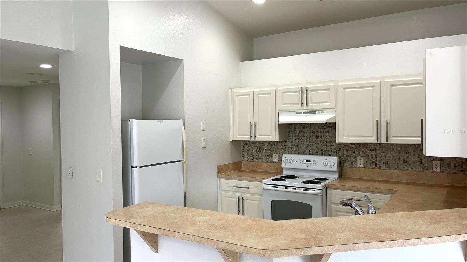 LAKE PARKER TERRACE SUB - Residential Lease