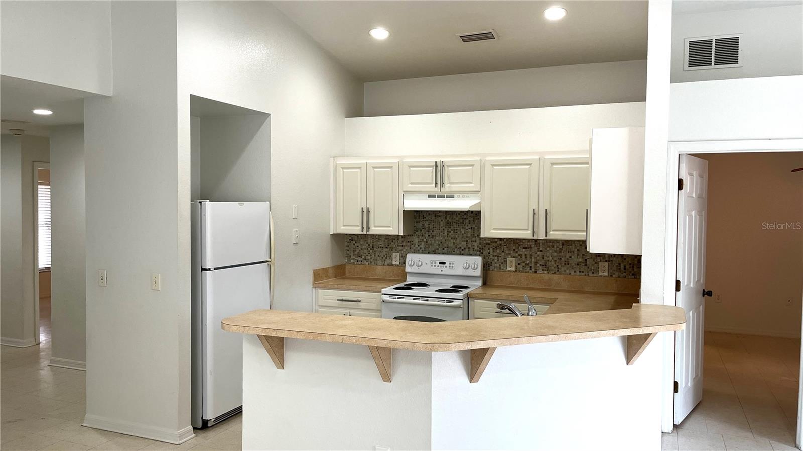 LAKE PARKER TERRACE SUB - Residential Lease