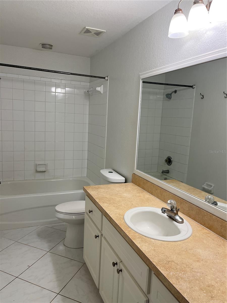 LAKE PARKER TERRACE SUB - Residential Lease