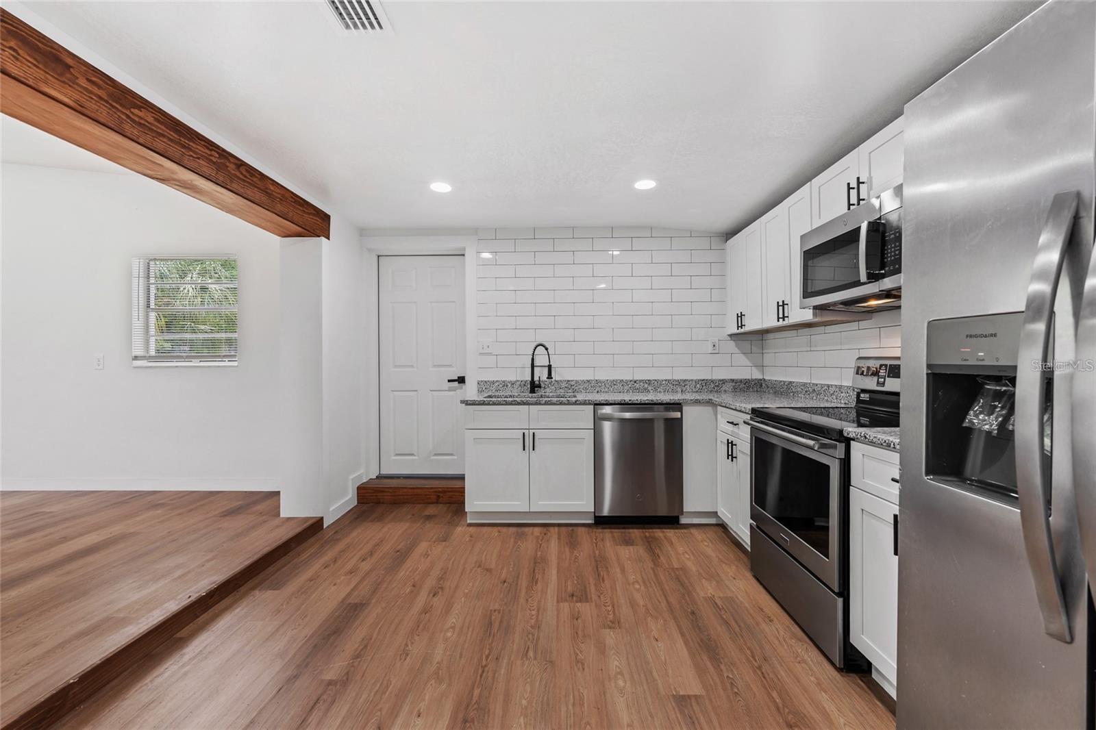 KAY LYNN HEIGHTS - Residential