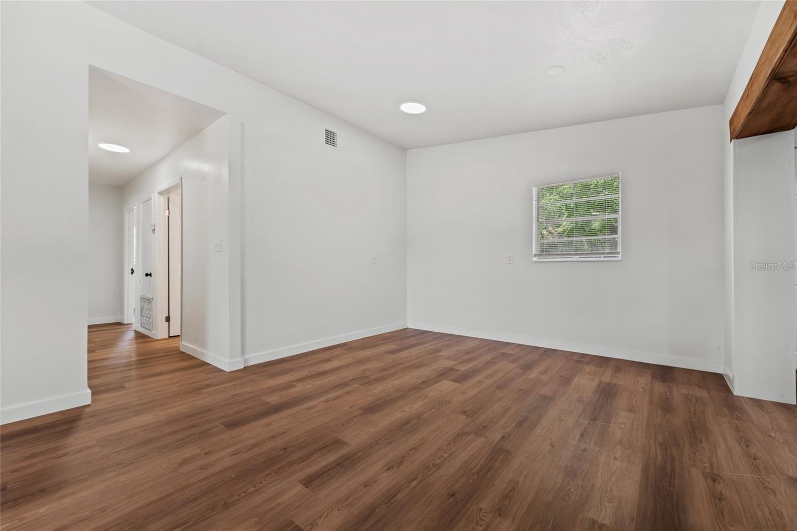 KAY LYNN HEIGHTS - Residential