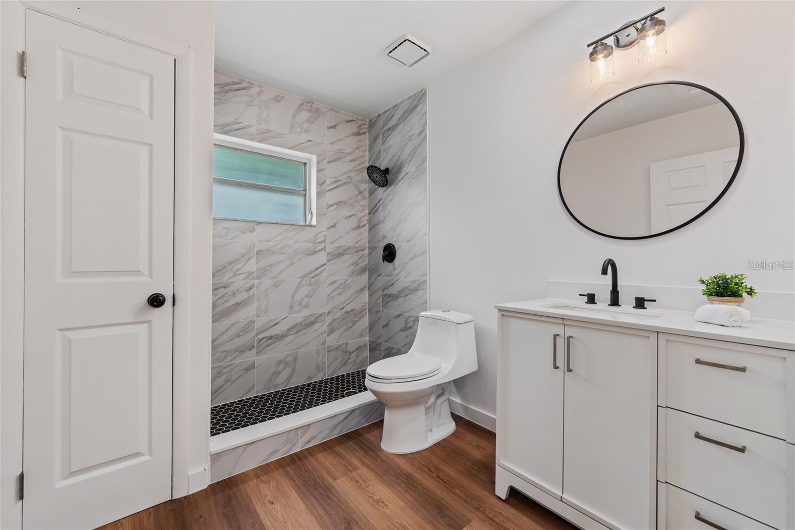 KAY LYNN HEIGHTS - Residential