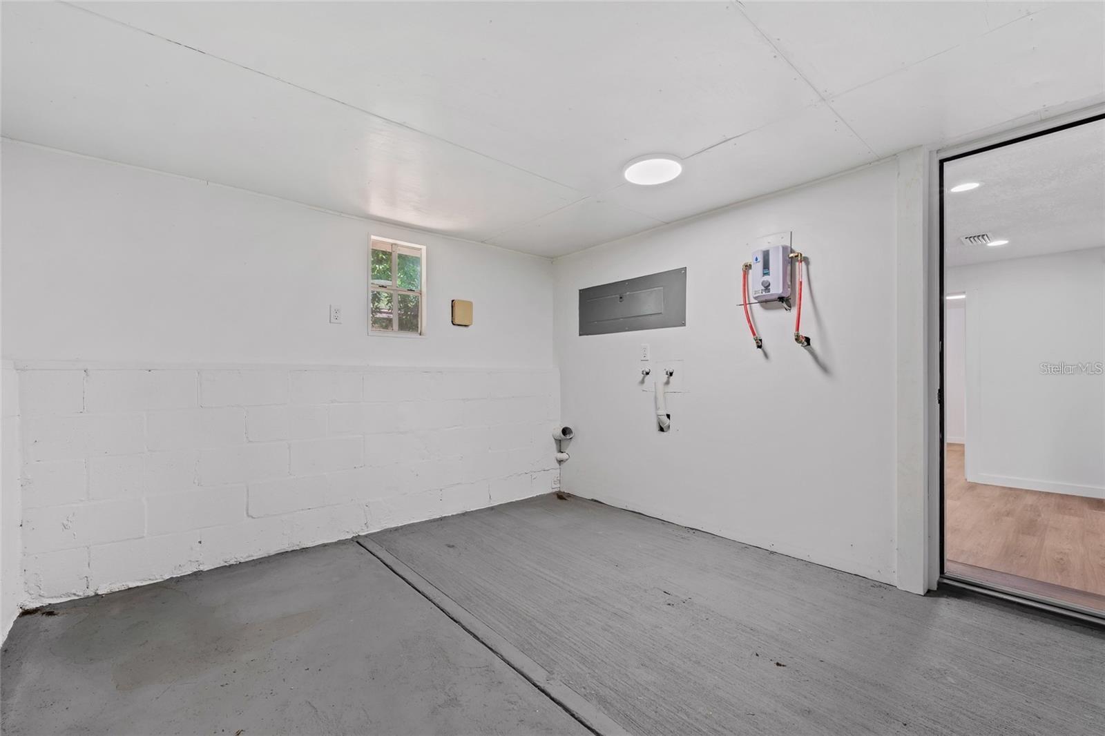 KAY LYNN HEIGHTS - Residential