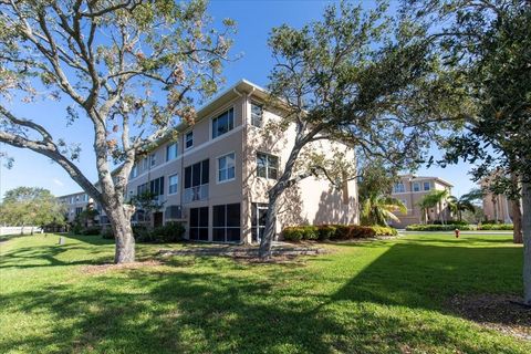 A home in SEMINOLE