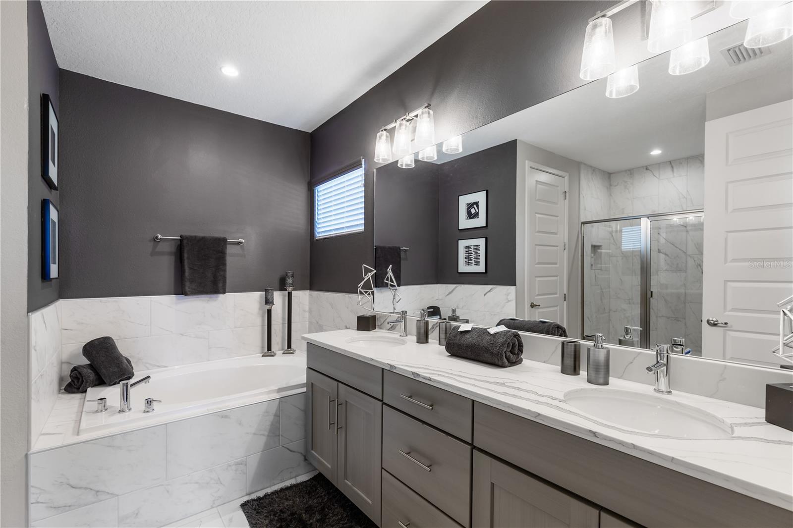 REUNION WEST FAIRWAYS 17 & 18 REP - Residential