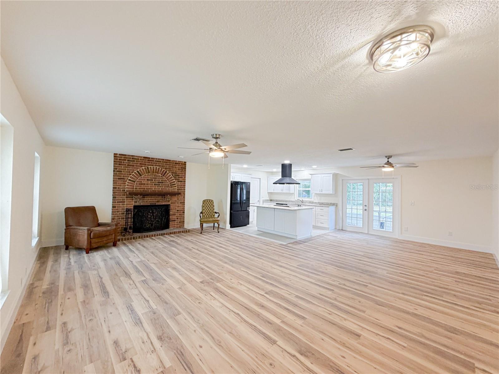 3732 NE 28TH COURT