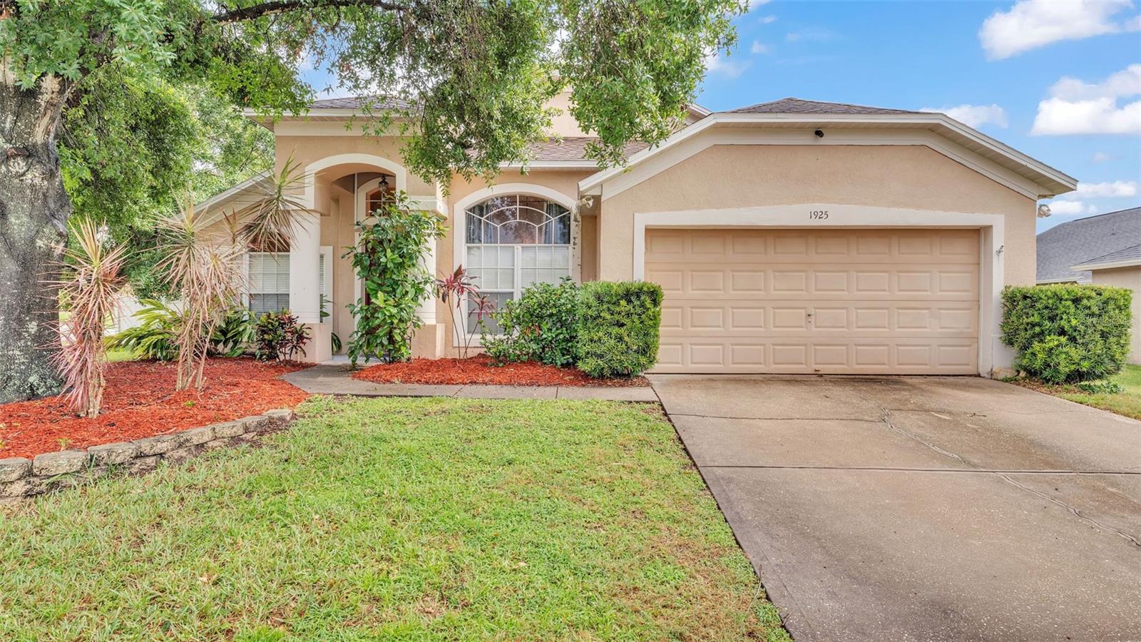 Welcome to your dream home in the heart of Valrico! This well-maintained 4-bedroom, 2-bathroom POOL home offers the perfect blend of comfort, flexibility, and Florida living. With a new roof (2020) and AC (2019) already taken care of, you can move in with peace of mind.
Inside, you’ll find an open, light-filled layout featuring a spacious living and dining area. The kitchen offers modern appliances, ample cabinetry, and a breakfast bar that opens to the family room, ideal for entertaining.
At the front of the home, there’s a versatile bonus room perfect for a home office, playroom, or formal sitting area. The primary suite includes a walk-in closet and en-suite bath with dual sinks, a soaking tub, and a separate shower. Three additional bedrooms provide space for family, guests, or hobbies.
Step outside to your private backyard oasis, complete with an open patio and a sparkling pool, perfect for weekend BBQs or relaxing in the Florida sun.
Located on a quiet street with no CDD and low HOA, and close to top-rated schools, shopping, dining, and commuter routes. This home checks every box.
Don’t miss your opportunity! Schedule your private tour today!
