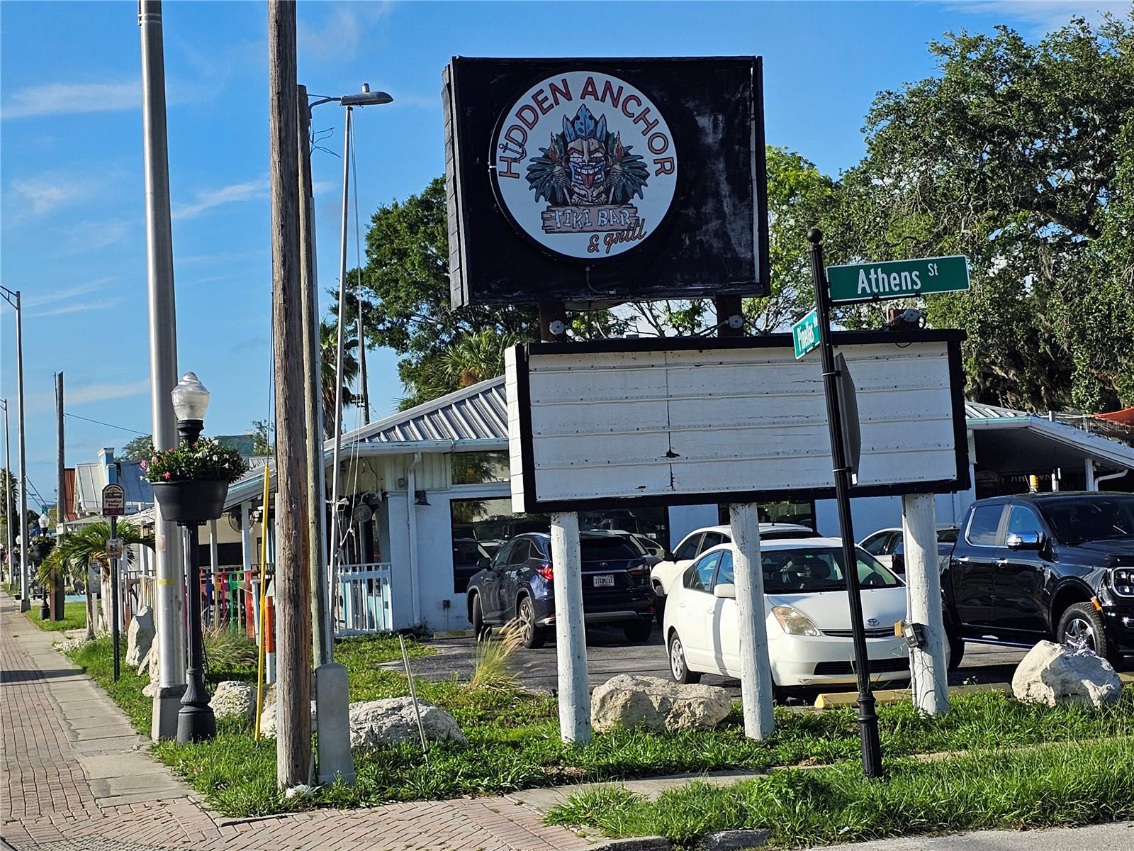 606 N PINELLAS AVENUE