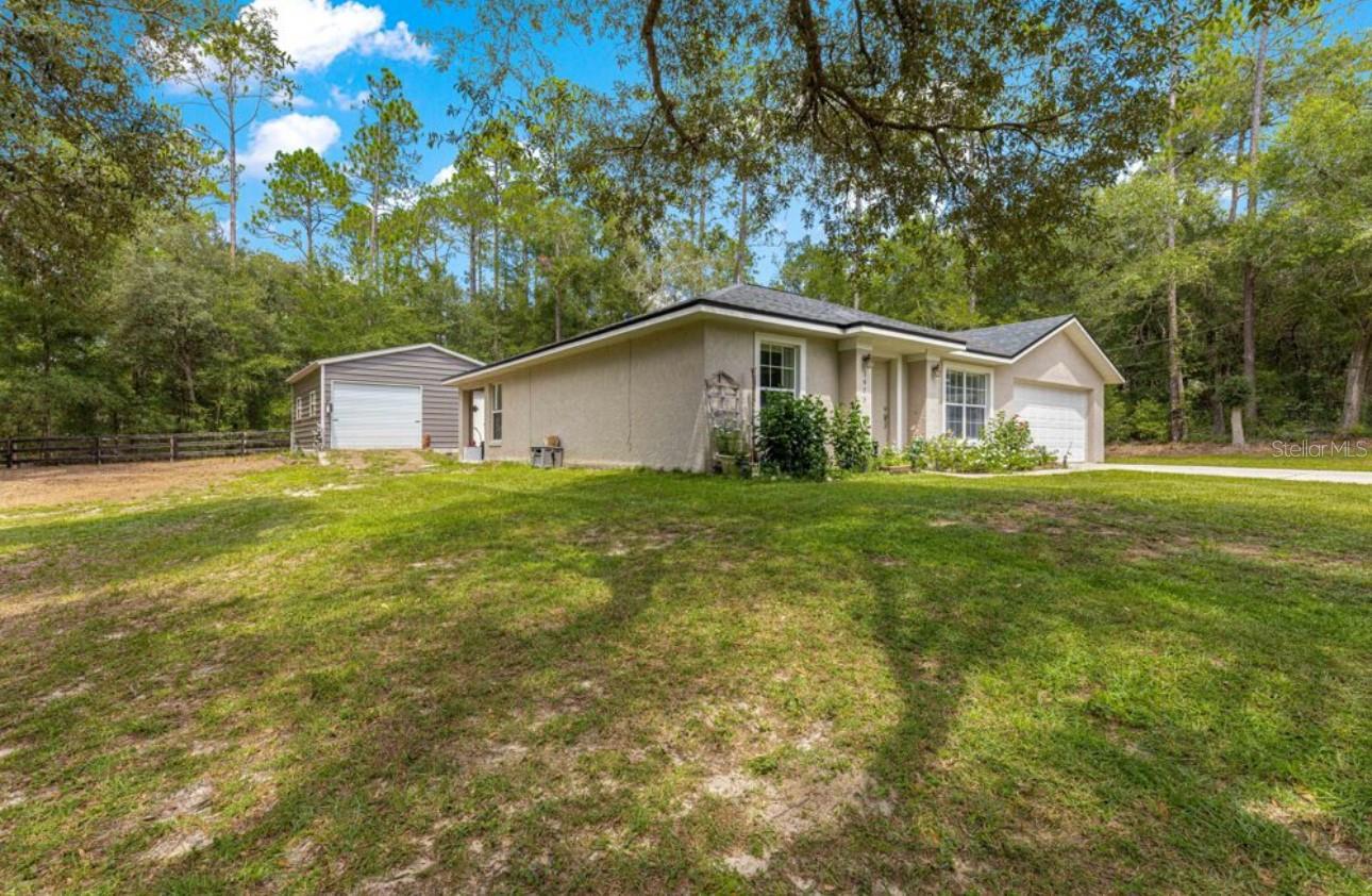 1423 W HAWK LANE