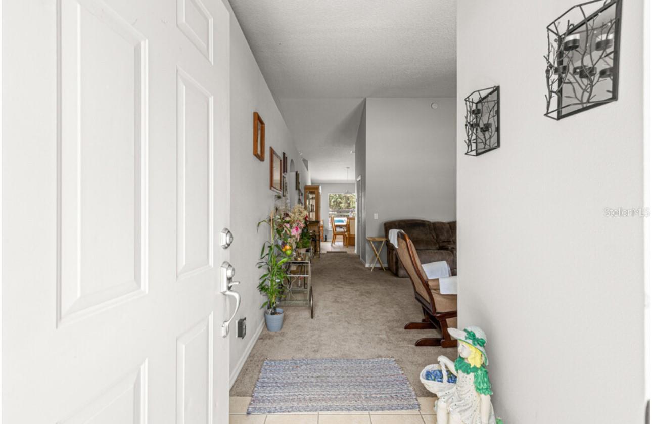 1423 W HAWK LANE
