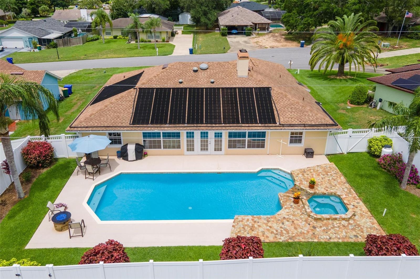 1414 COVE PLACE