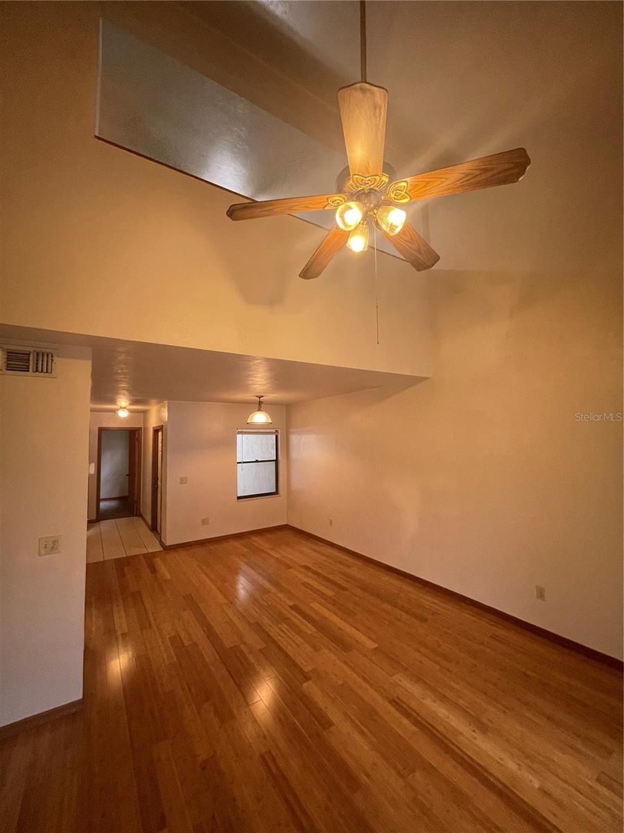 WOODSIDE VILLAS - CONDOS - Residential