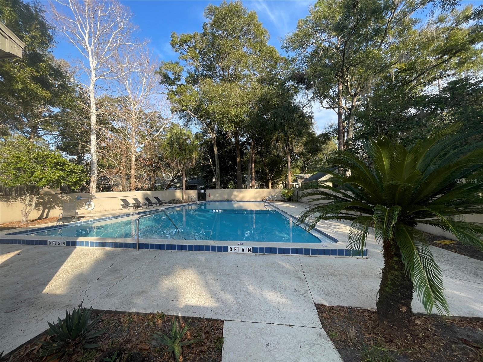 WOODSIDE VILLAS - CONDOS - Residential