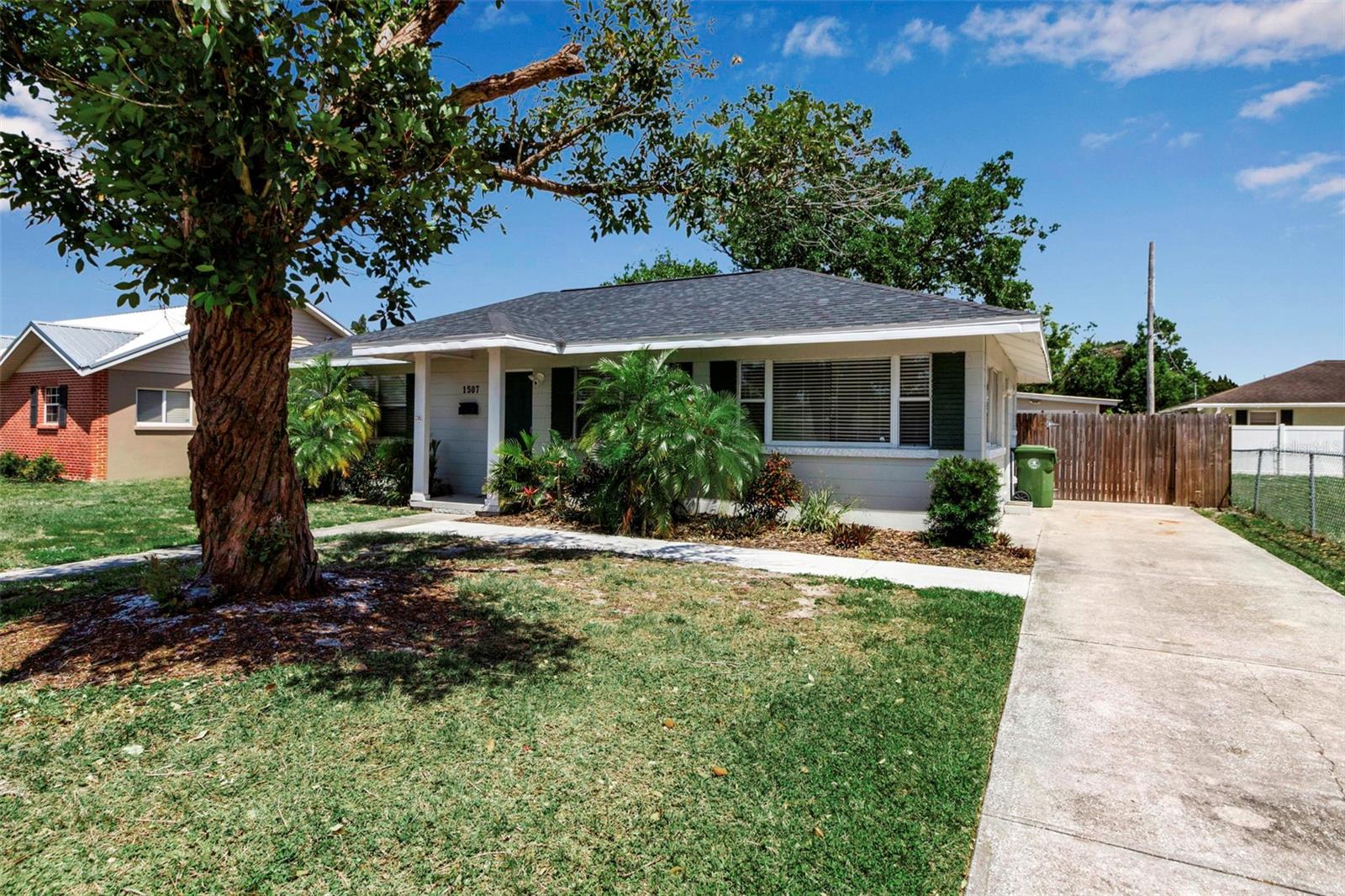POINCIANA PARK - Residential