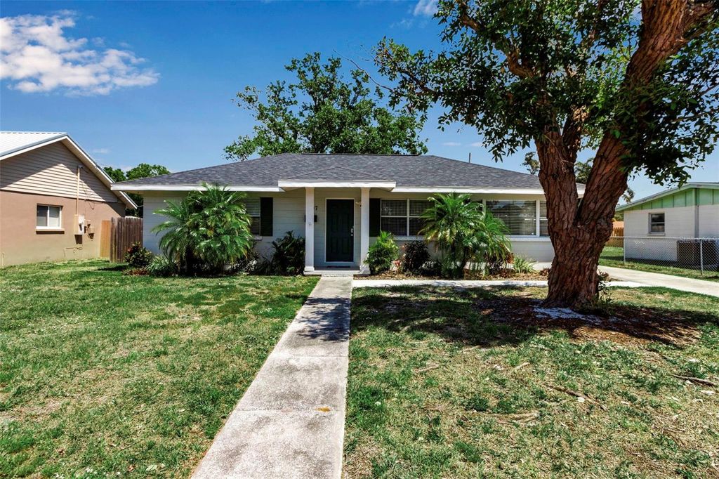 Photo of 1507 32nd Street W, Bradenton, FL 34205 (MLS # A4665203)