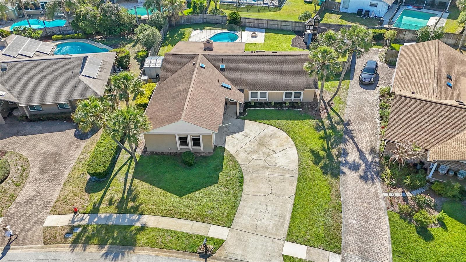 413 WILLOWBROOK LANE