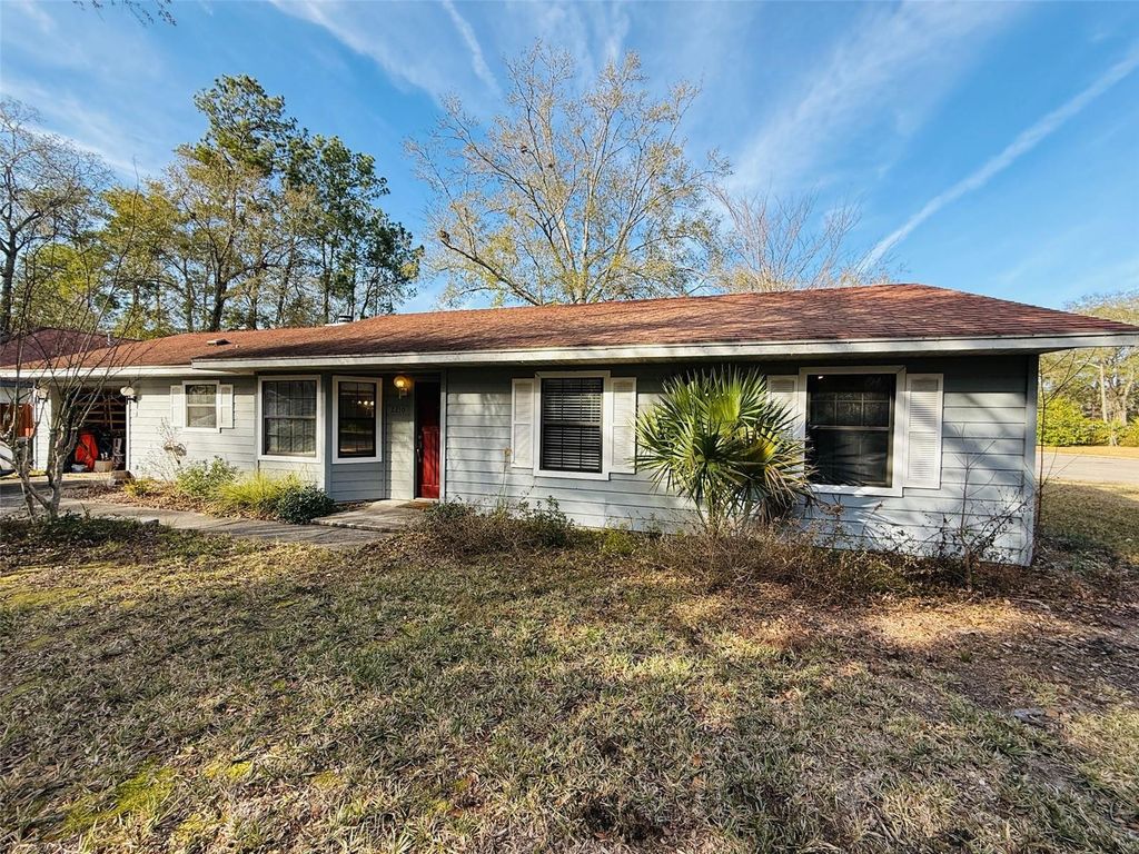 Photo of 2210 NW 44th Place, Gainesville, FL 32605 (MLS # GC536754)