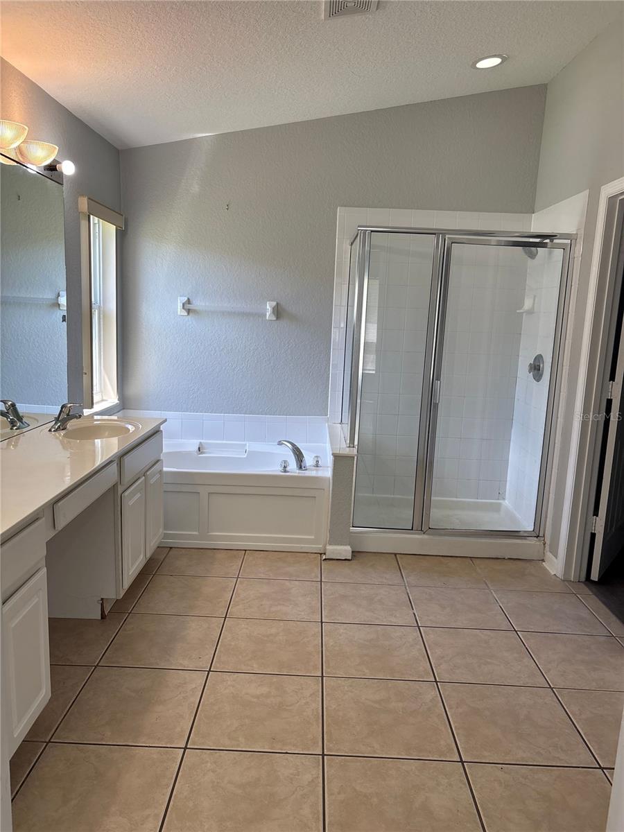 OAK HAMMOCK PRSV U2 - Residential Lease