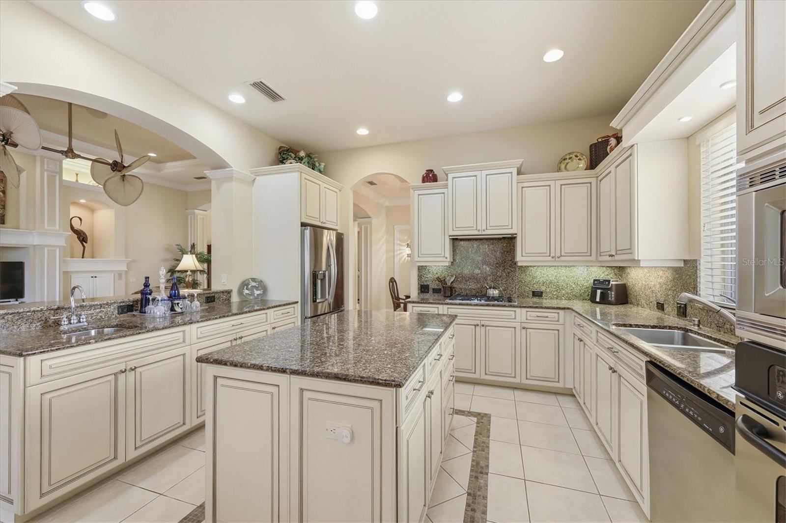 1712 GRANDE PARK DRIVE