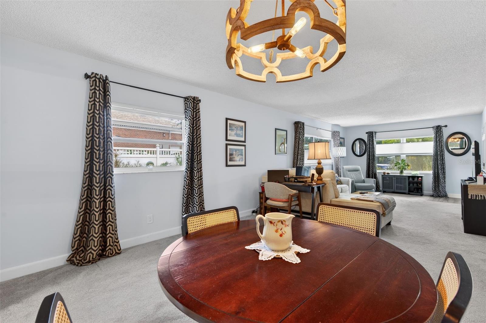 PARKWOOD CONDO - Residential