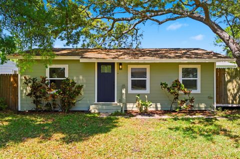 Photo of 3241 Laurel Ave, Clearwater, FL 33762 (MLS # TB8489254)
