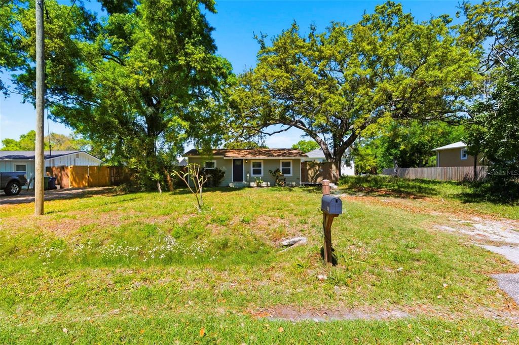 Photo of 3241 Laurel Ave, Clearwater, FL 33762 (MLS # TB8489254)