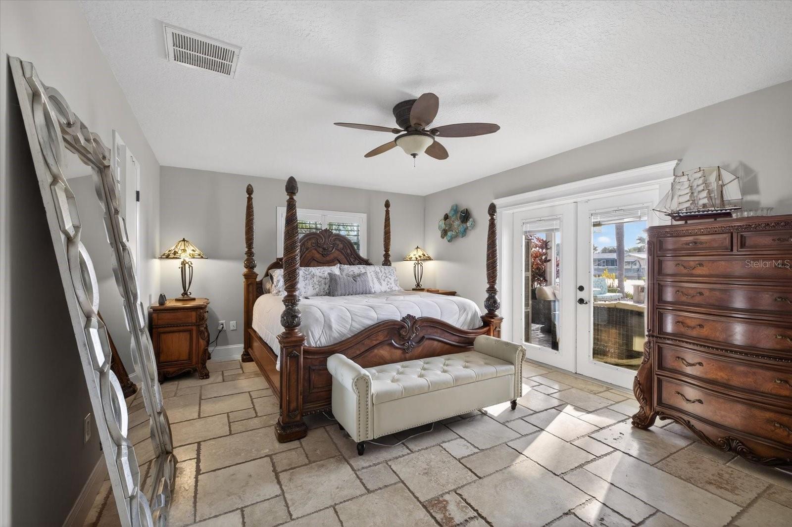 FLOR A MAR - Residential