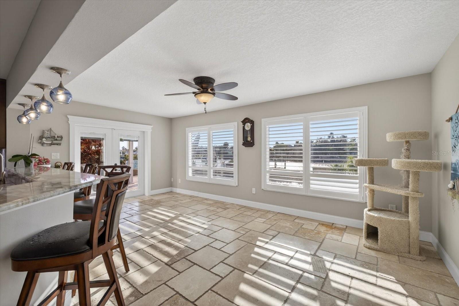 FLOR A MAR - Residential