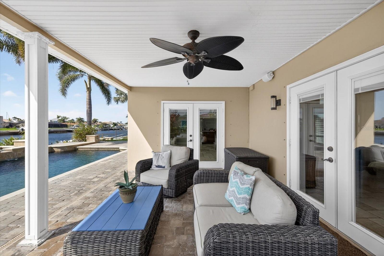 FLOR A MAR - Residential