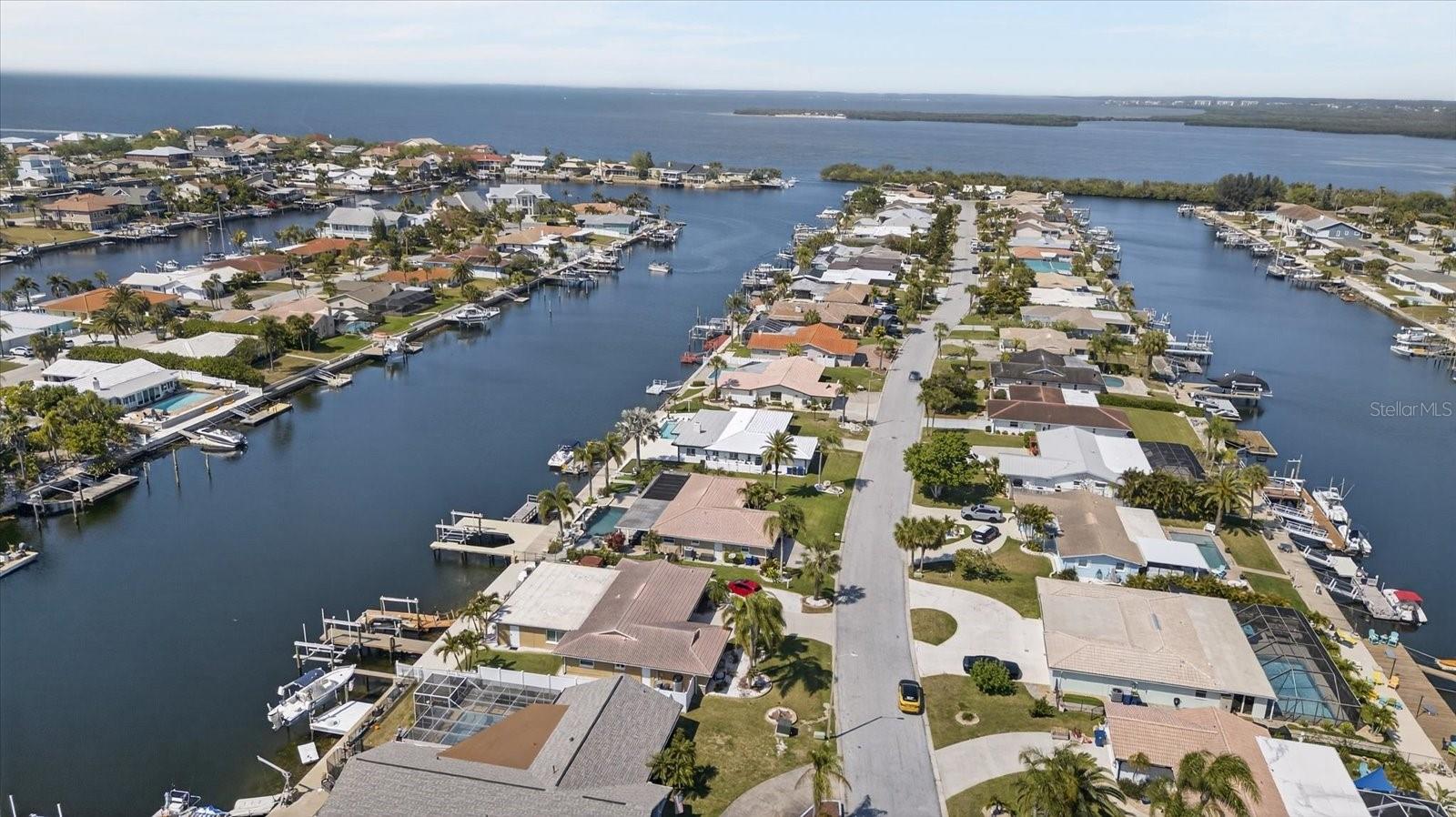 FLOR A MAR - Residential