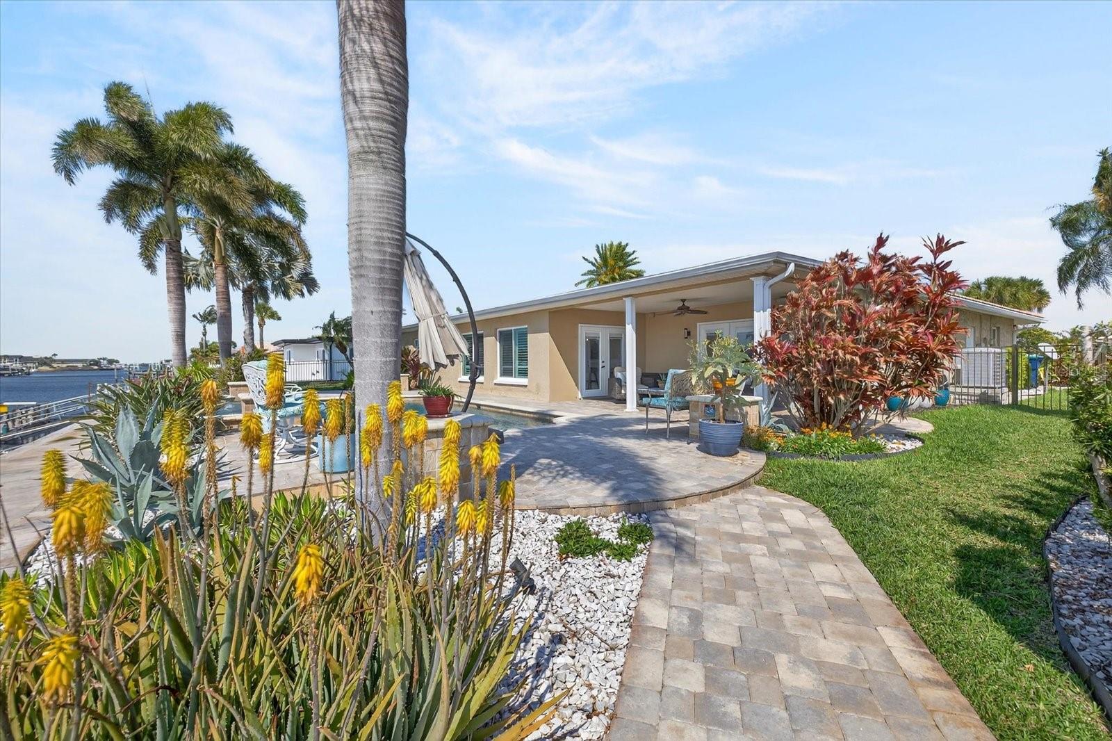 FLOR A MAR - Residential