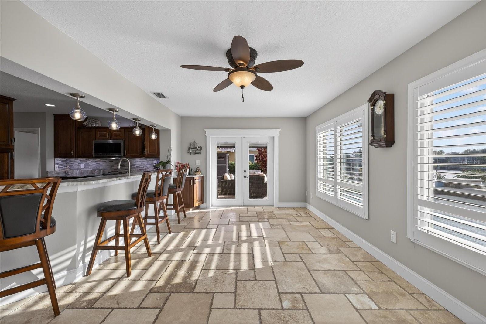 FLOR A MAR - Residential