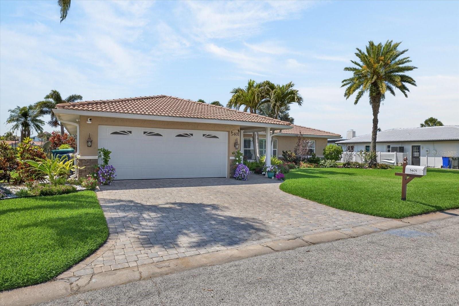 FLOR A MAR - Residential