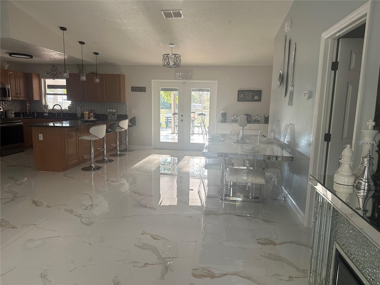 10520 HENDERSON ROAD