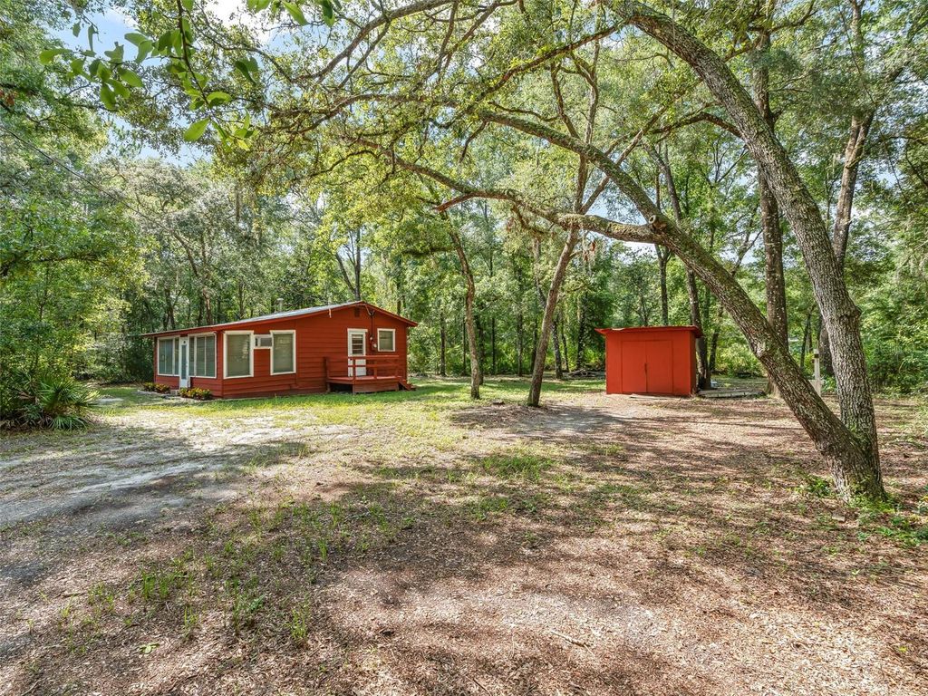 Photo of 4935 SW 124th Ln, Webster, FL 33597 (MLS # G5115325)