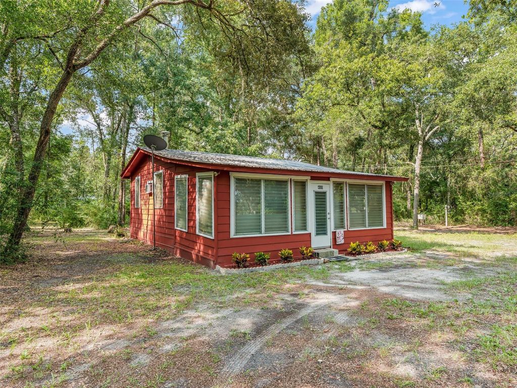 Photo of 4935 SW 124th Ln, Webster, FL 33597 (MLS # G5115325)
