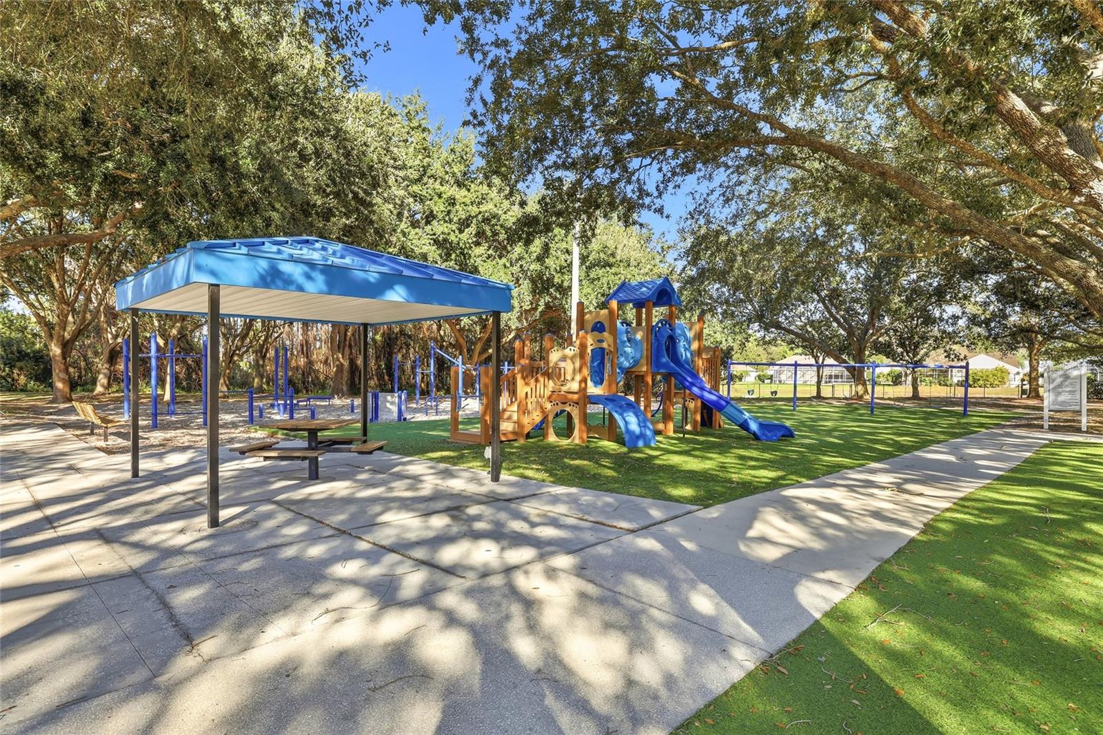 CARLYLE - Residential